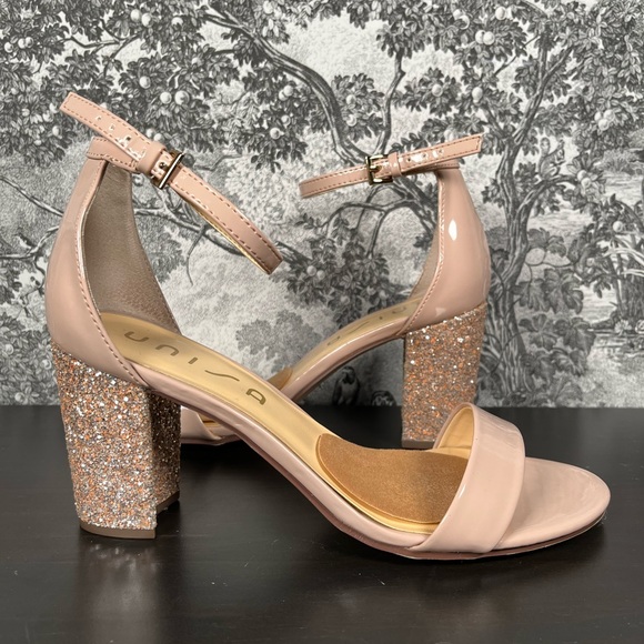 Vintage Nude Glitter Heel Sandals - Picture 4 of 10